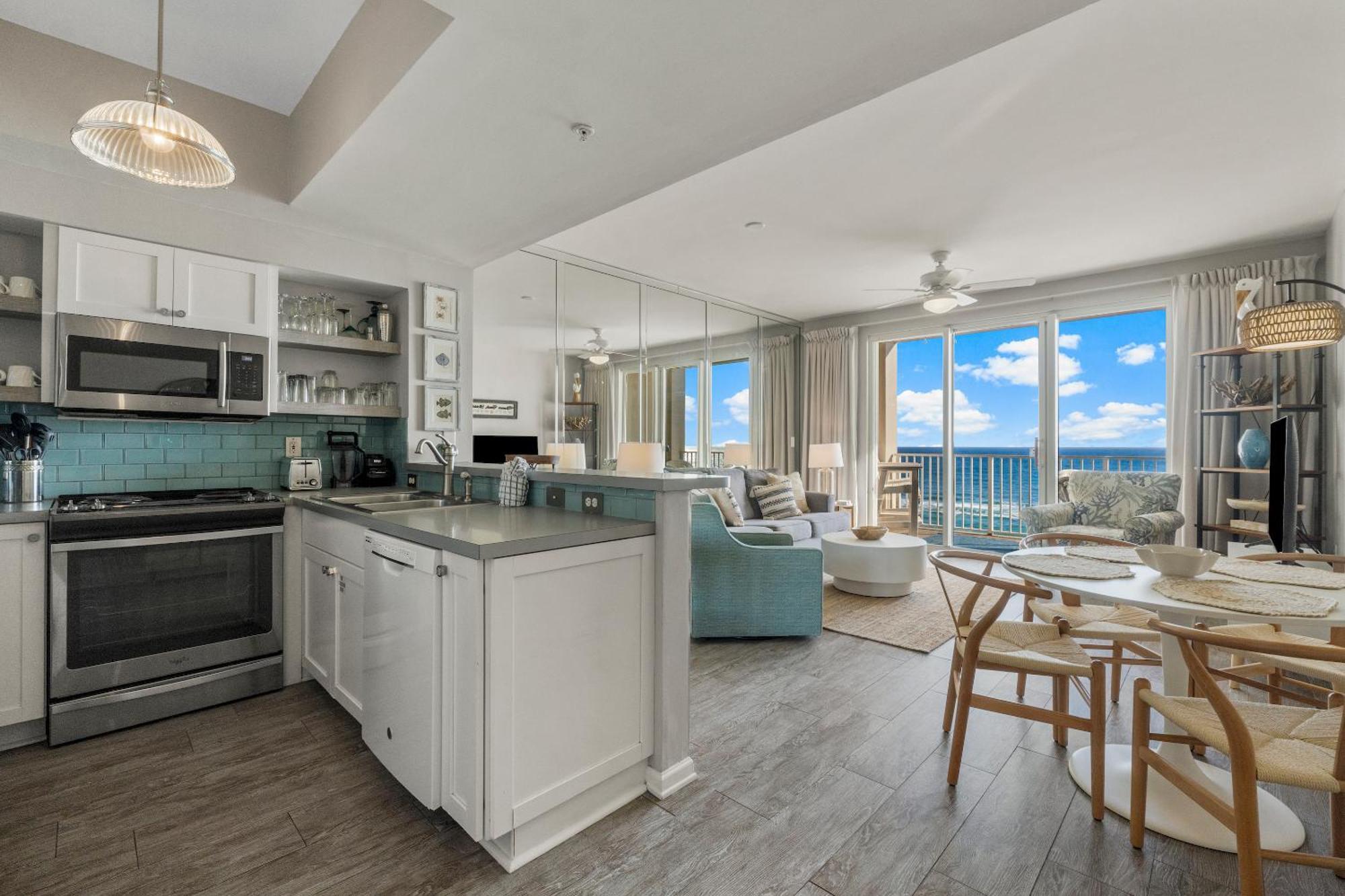 Majestic Sun Beach Resort By Panhandle Getaways Destin Exterior photo
